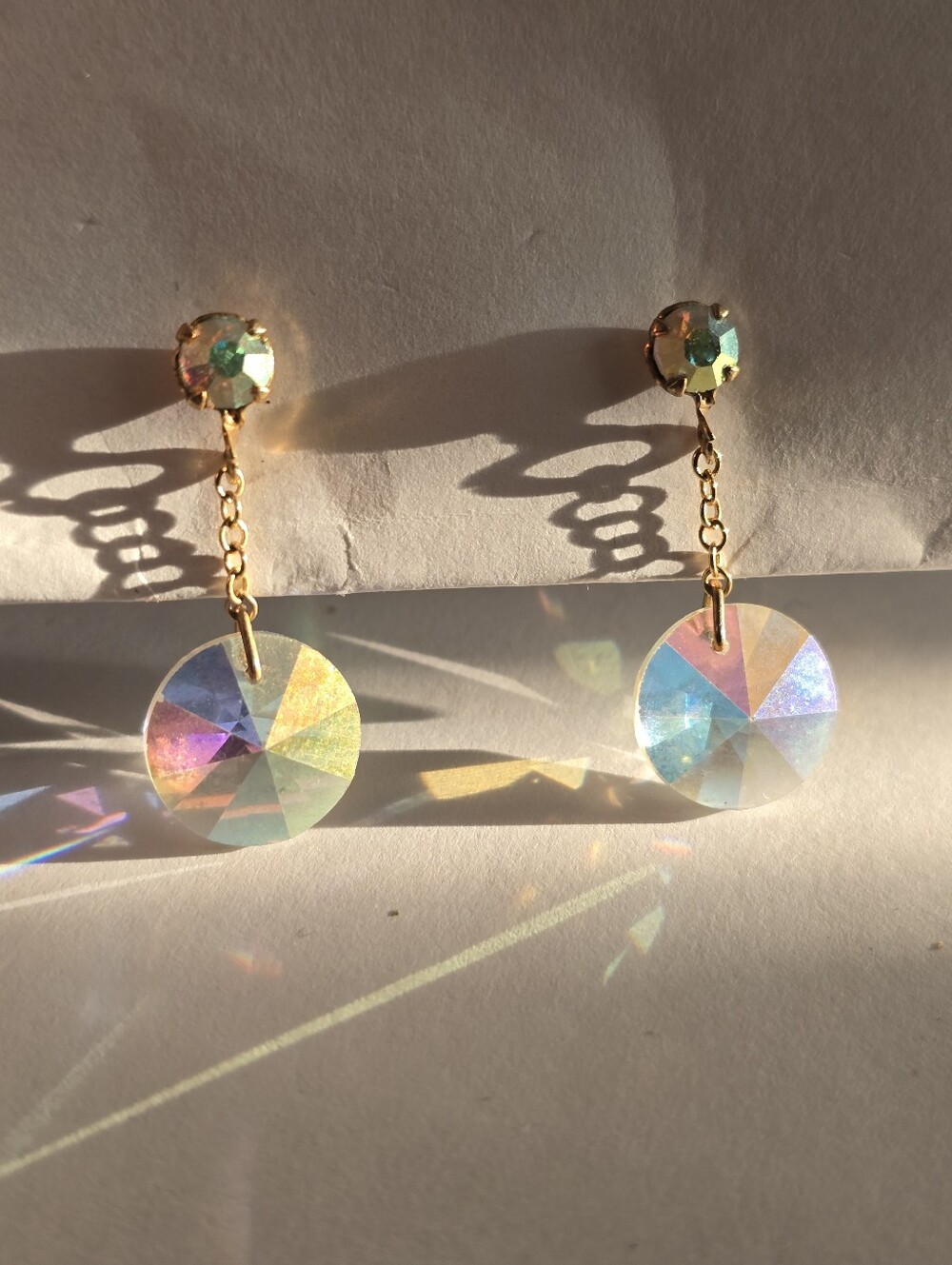 Vintage earrings crystal drop gold tone ab iridescent rainbow shine suncatcher